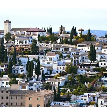 Atico Duplex Ancha De La Virgen גרנדה